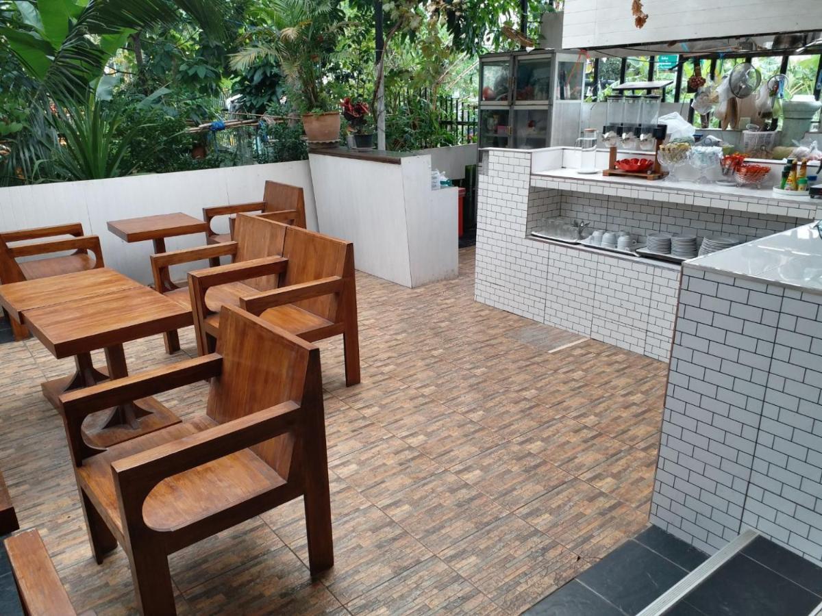 Platinum Place Bangkok Exterior photo