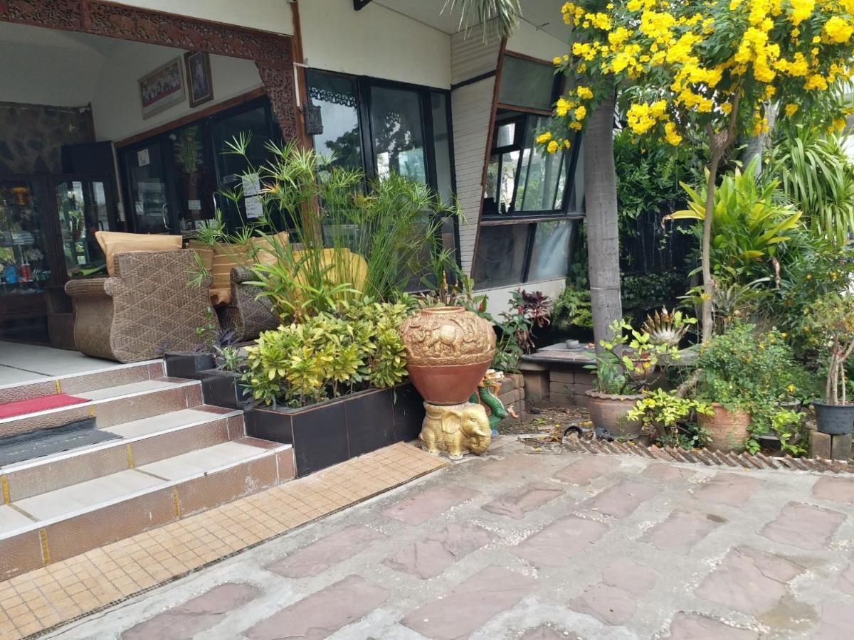 Platinum Place Bangkok Exterior photo