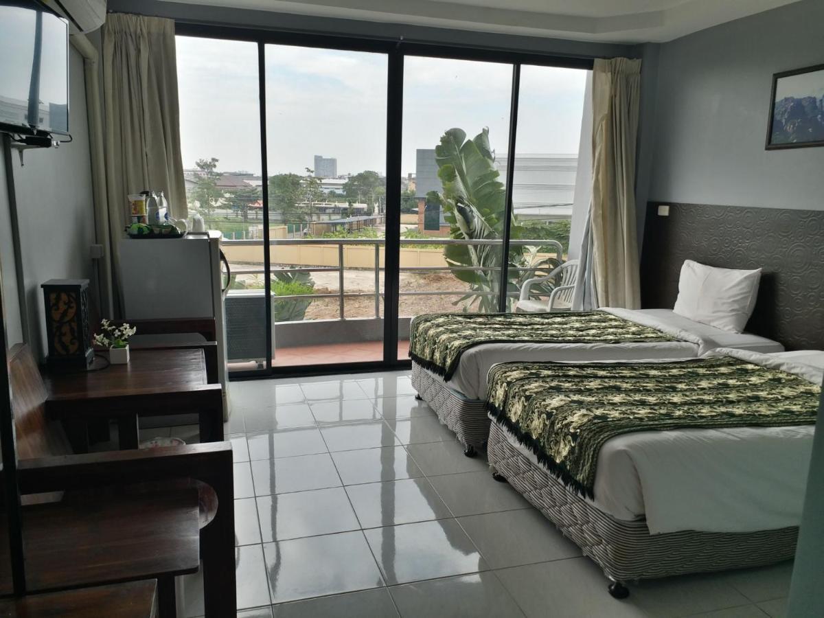 Platinum Place Bangkok Exterior photo